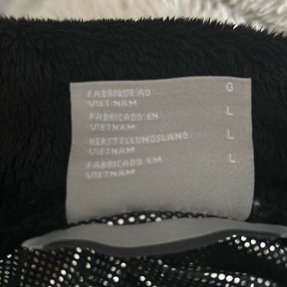 Columbia Women’s Puffer Vest - Picture 9 of 11